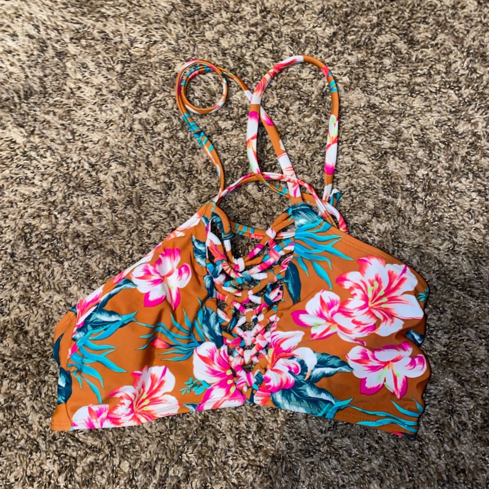 Cute swim top  size large fits more like a size medium